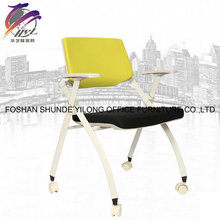 Cómoda cadeira de sala de treinamento empilhável de tecido moderno confortável com bloco de escrita